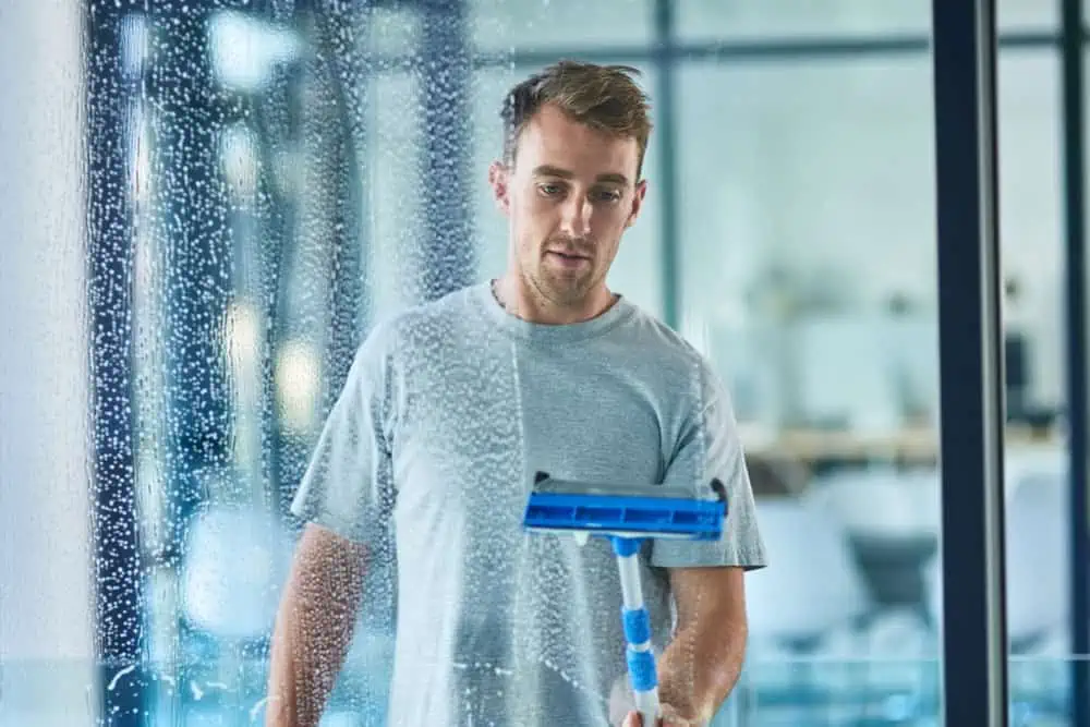 How to clean bifold doors